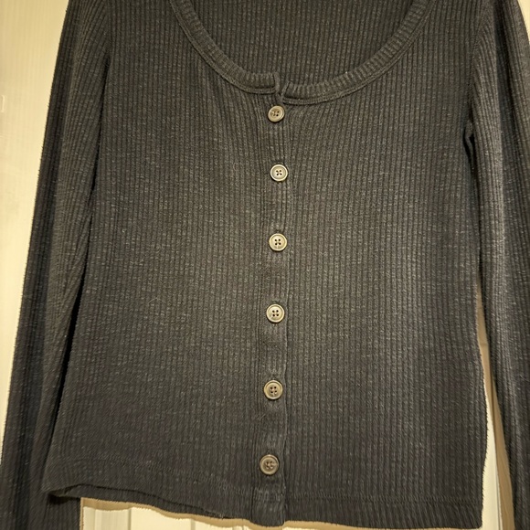 Abercrombie black faux button down sweater in size Small - Picture 3 of 3